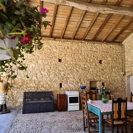 Le Coq en Repos Rozemarijn Bed and Breakfast Saint-Sylvestre-sur-Lot Buitenkant foto